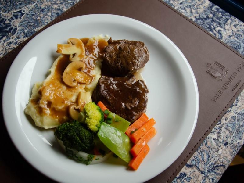 Almoço Com Buffet Restaurante Vale Quanto Pesa