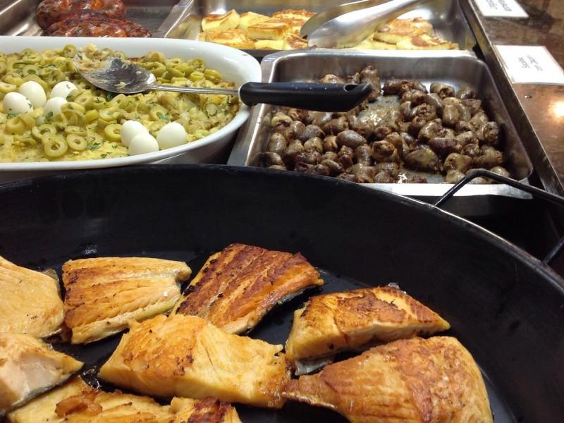 Almoço no Restaurante Vale Quanto Pesa