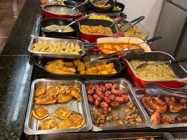 Almoço no Restaurante Vale Quanto Pesa