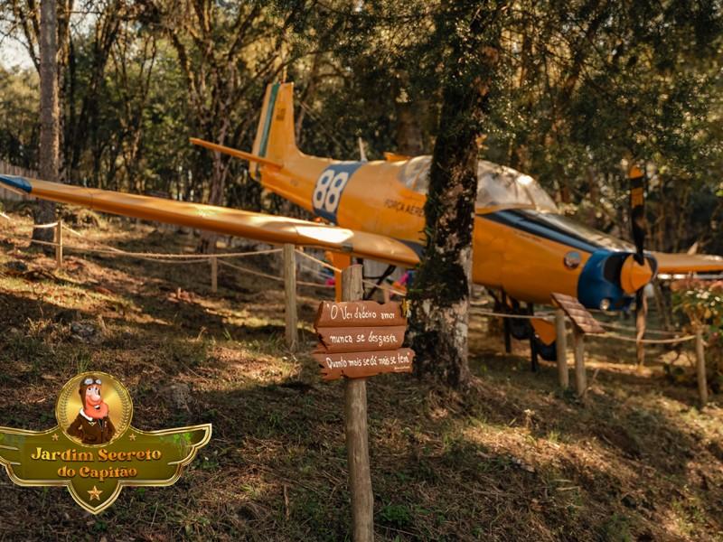 Jardim Secreto do Capitão - Parque de Aviões Históricos em Canela