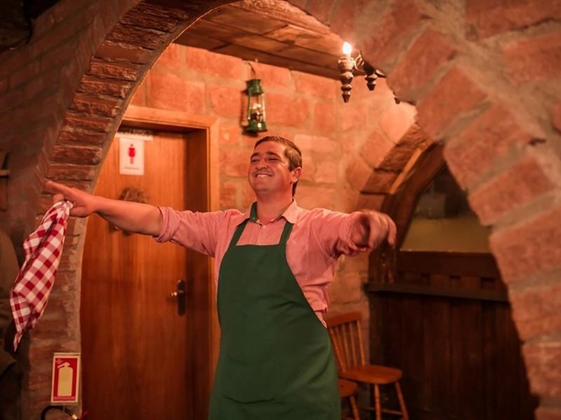 Noite Italiana Com Show e Transporte