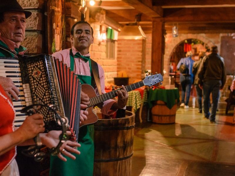 Noite Italiana Com Show e Transporte