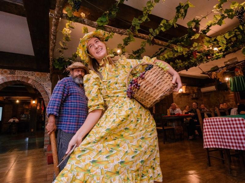 Noite Italiana Com Show e Transporte