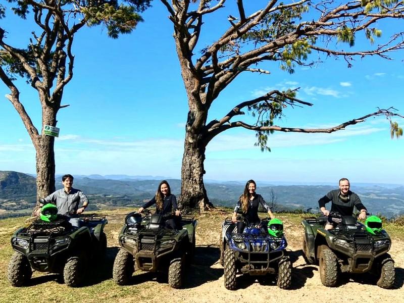 Passeio Aos Morros Pelado e Dedão