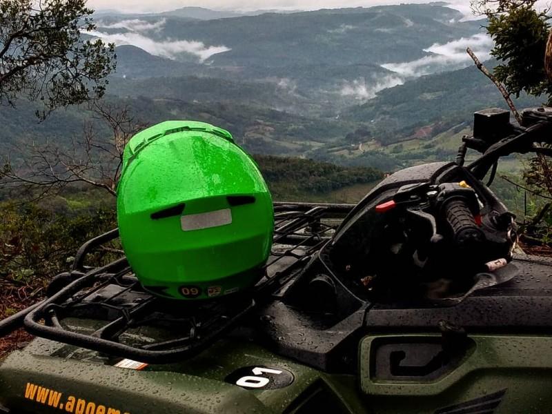 Passeio de Quadriciclo nos Morros Pelado e Dedão