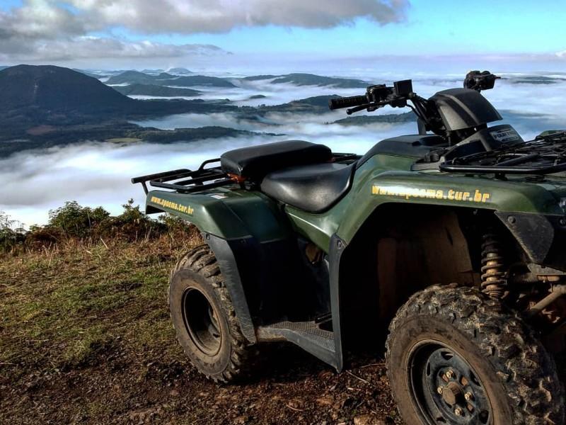 Passeio de Quadriciclo nos Morros Pelado e Dedão